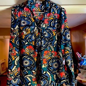 Express women’s Portofino shirt slim fit size: small